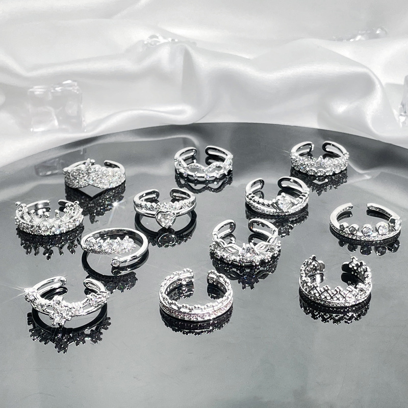 A light luxury and high-end style, a super dazzling crown with full diamonds, an open ring, a fashionable and exquisite layering ring for women, a versatile index finger ring trend Specification drawing