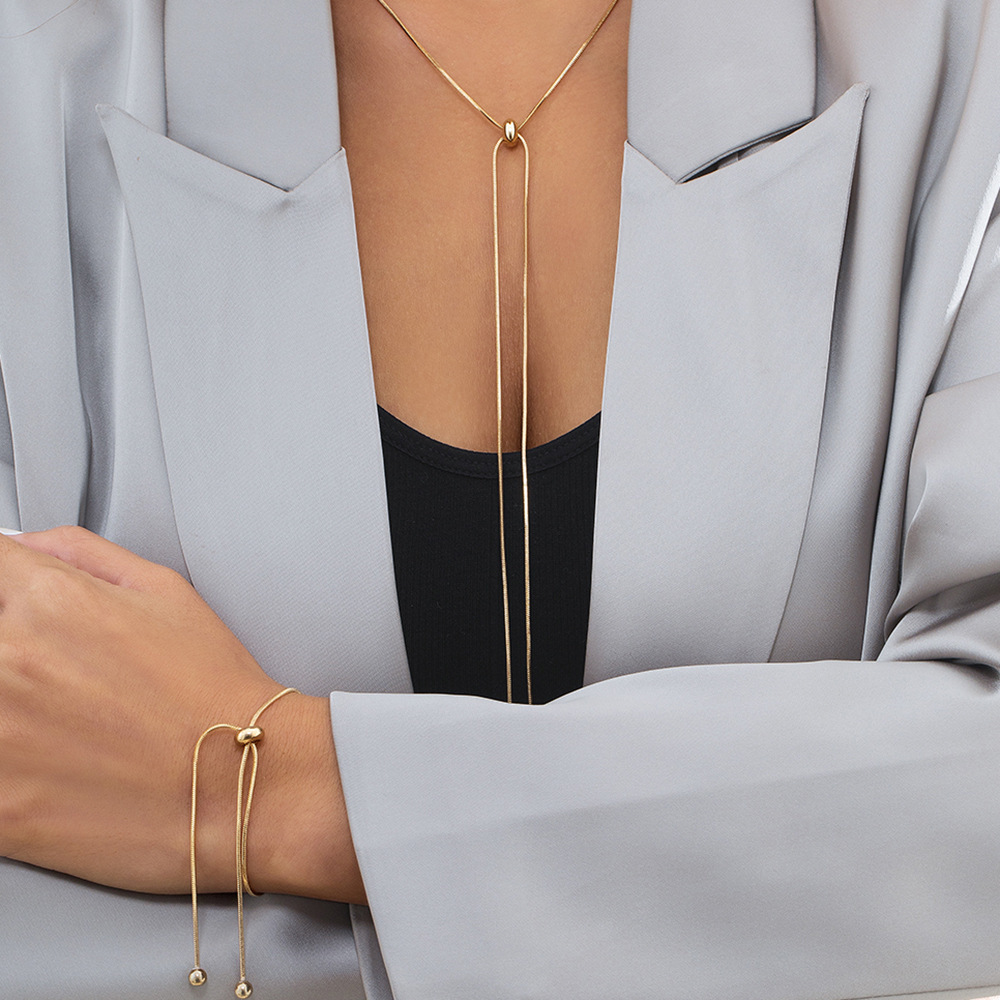 Simple and versatile European and American cross-border jewelry, long tassel necklace, fashionable and adjustable metal square snake bone chain necklace full figure