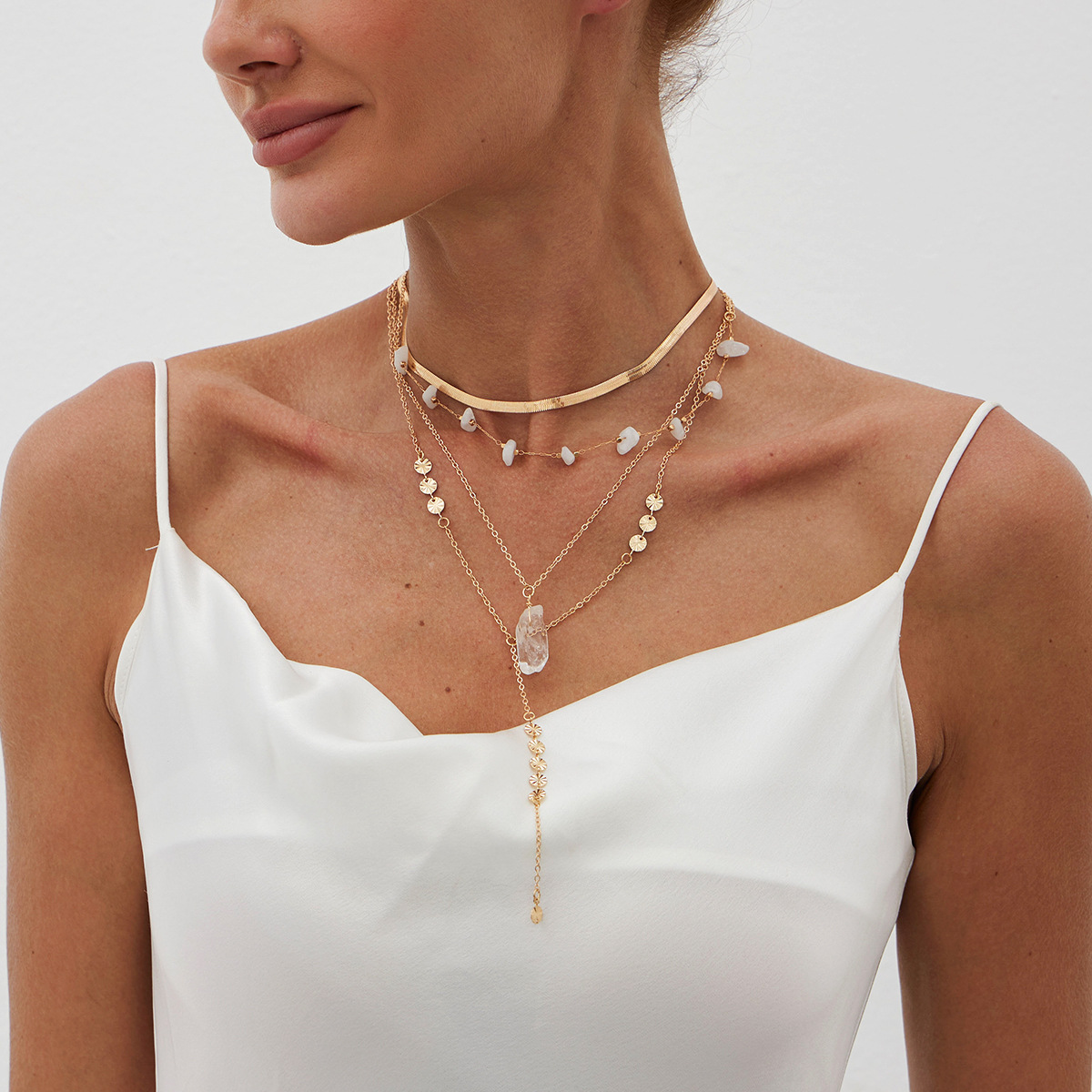 European and American cross-border jewelry Bohemian metal disc necklace irregular crystal multi-layer snake bone chain necklace Specification drawing