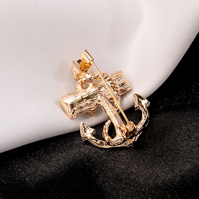Wholesale of new cross-border fashion full-diamond pirate ship anchor brooches from Europe and America, with unique diamond-encrusted several and other types of brooches Specification drawing