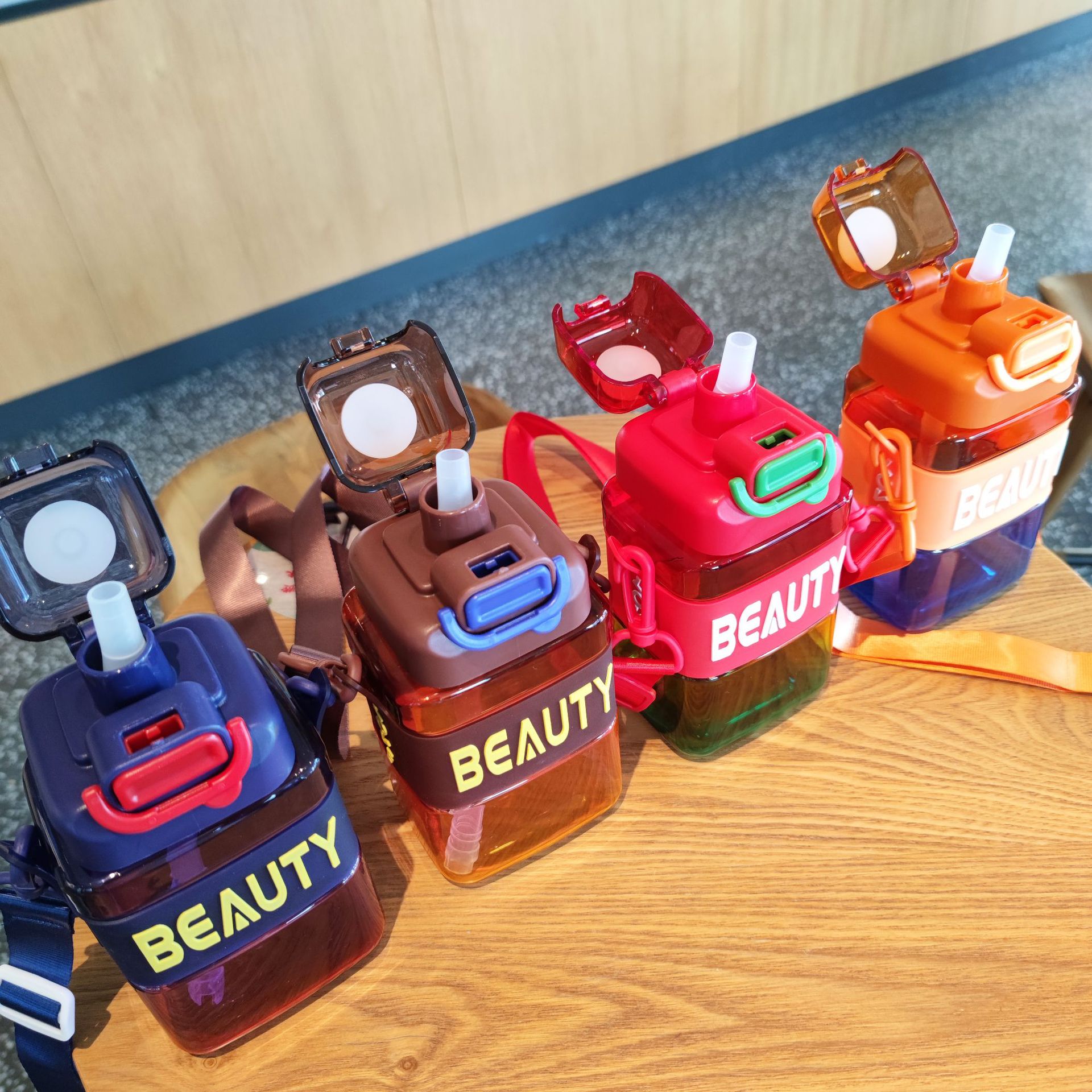 Wholesale cross-border e-commerce new high appearance level rectangular children's straw plastic water cup portable crossbody strap water bottle details Picture