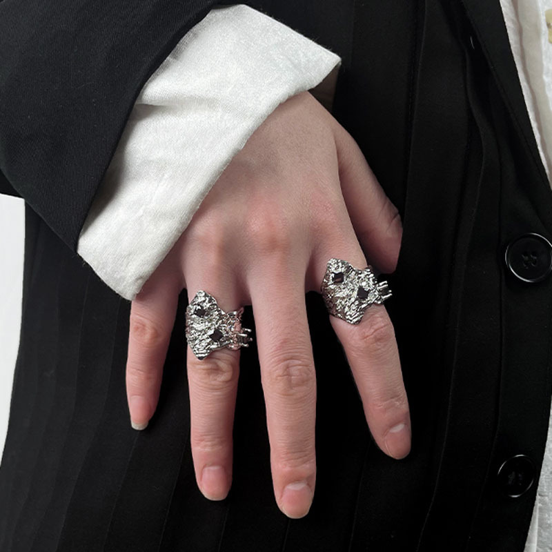 Dark, niche, thorny, black zircon open ring for women's design, a unique and high-end hip-hop punk versatile ring trend details Picture