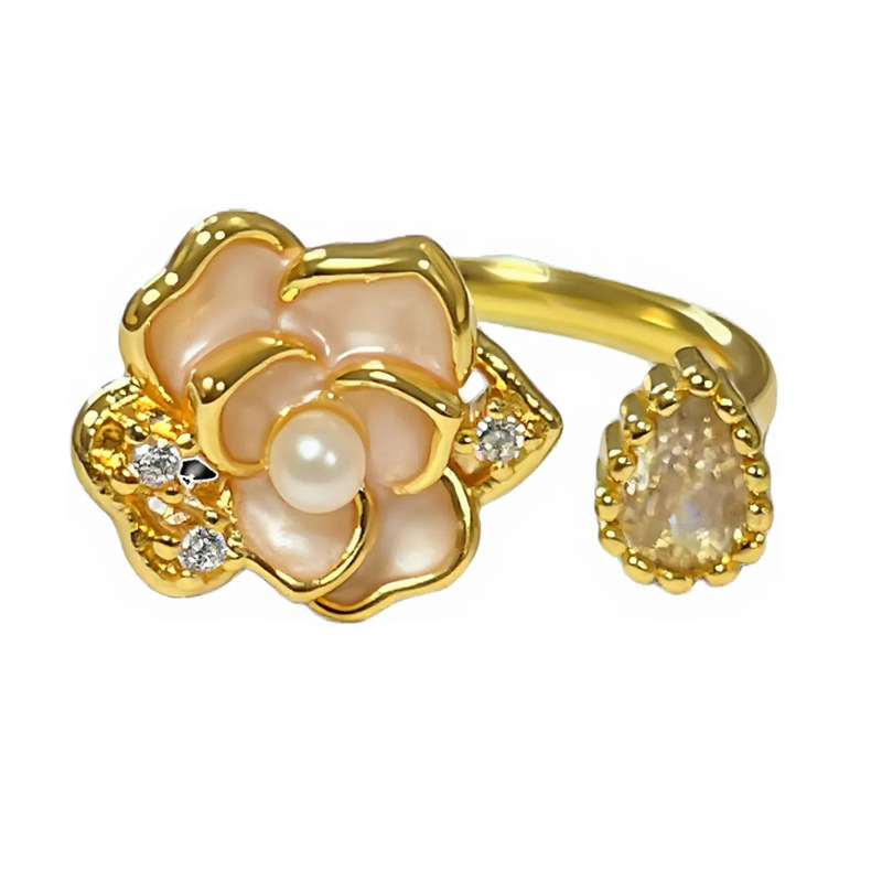 A sweet and light luxury ring with a delicate fragrance, flowers, and a touch of elegance. It features a pearl enamel camellia butterfly and a versatile index finger ring Item Picture