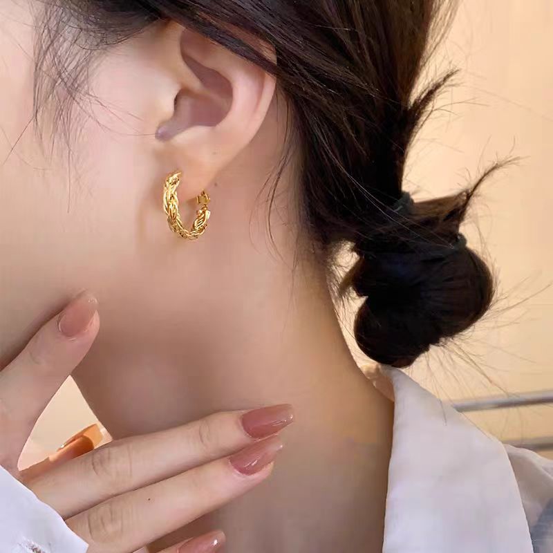 European and American InS-style simple wheat ear and twist woven hollowed-out earrings, C-shaped ring earrings, niche design sense ear rings for women Specification drawing