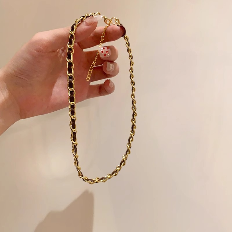 Autumn and winter Maillard vintage tiger's eye stone woven leather rope double-layer necklace, women's light luxury sweater chain, collarbone chain Item Picture