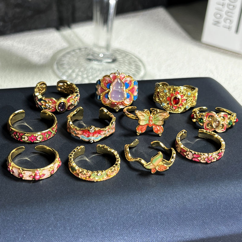 Wholesale of traditional Chinese style enamel color rings, women's retro court style butterfly flower rings, and ethnic style accessories Specification drawing