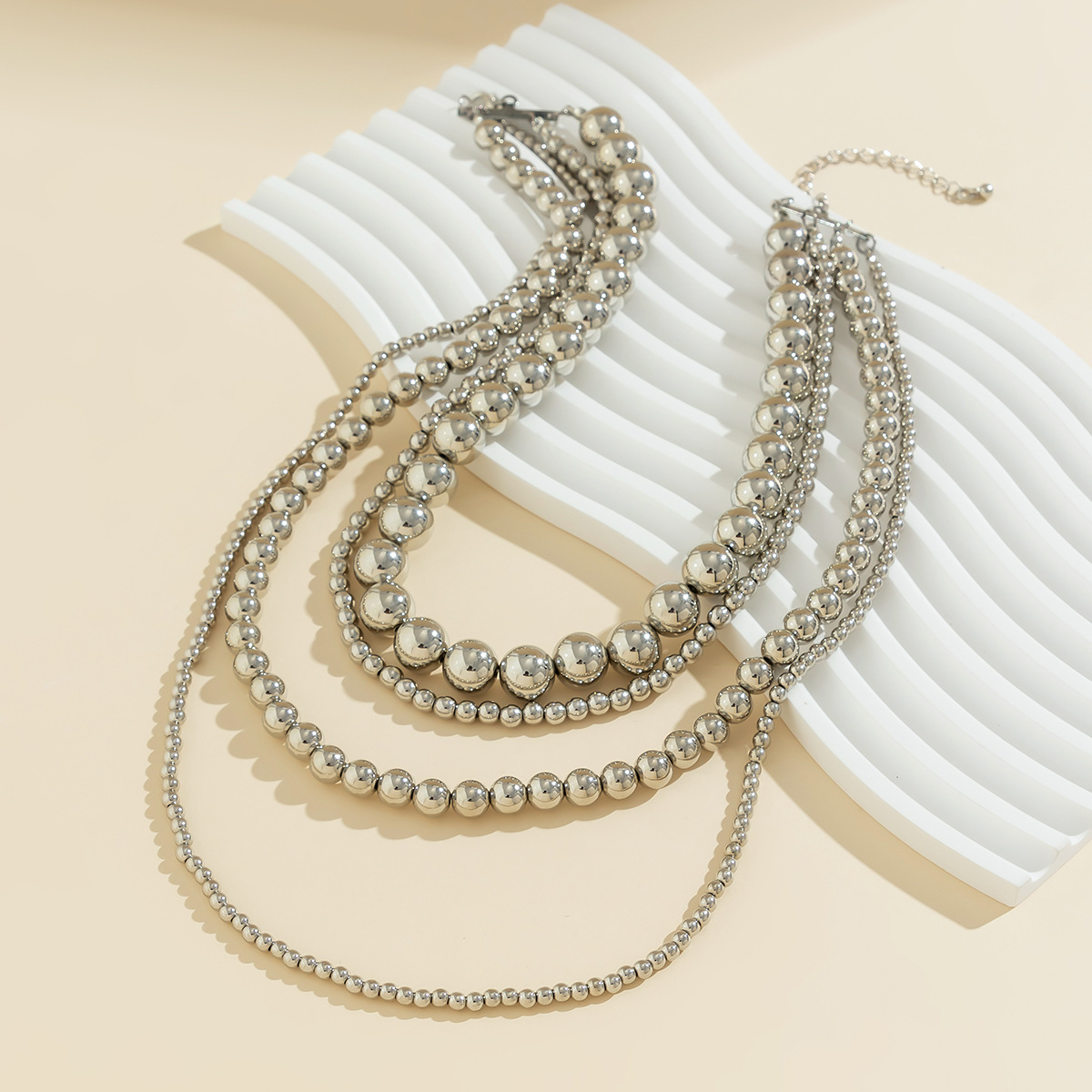 European and American cross-border jewelry, exaggerated cyber style, multi-layered round bead necklace, simple and individual, large and small beaded necklace Application Scenario