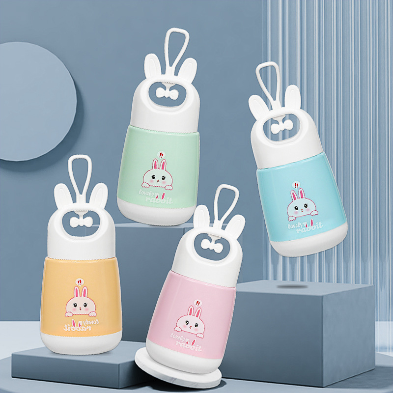 Cartoon children's water cup event advertisement logo cup Straw cup opening small gift printed 380ml glass cup Application Scenario