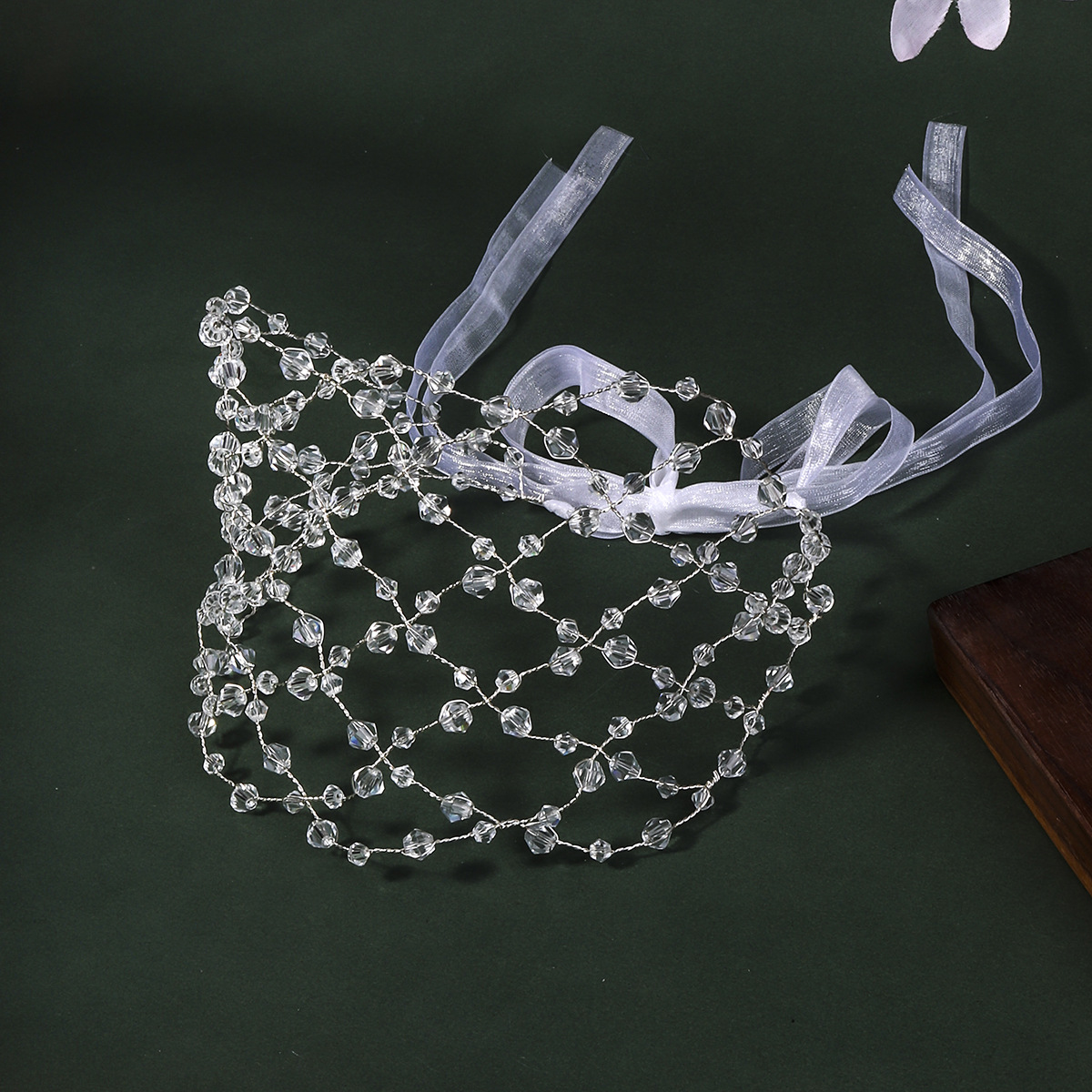 European and American bride accessories, wedding gowns, evening gowns, hair bands, handcrafted crystal grid hair-pressing headwear, widened exotic headwear, and feminine charm details Picture