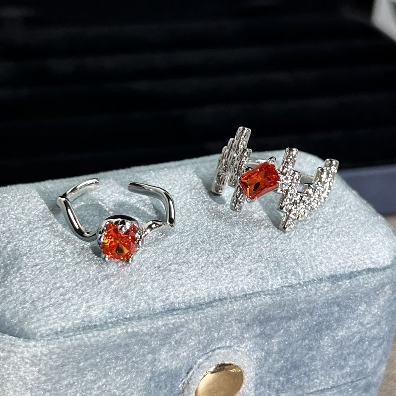 A simple, irregular pleated and irregular-shaped opening ring, a unisex style, light luxury red diamond, versatile, fashionable and niche index finger ring Specification drawing