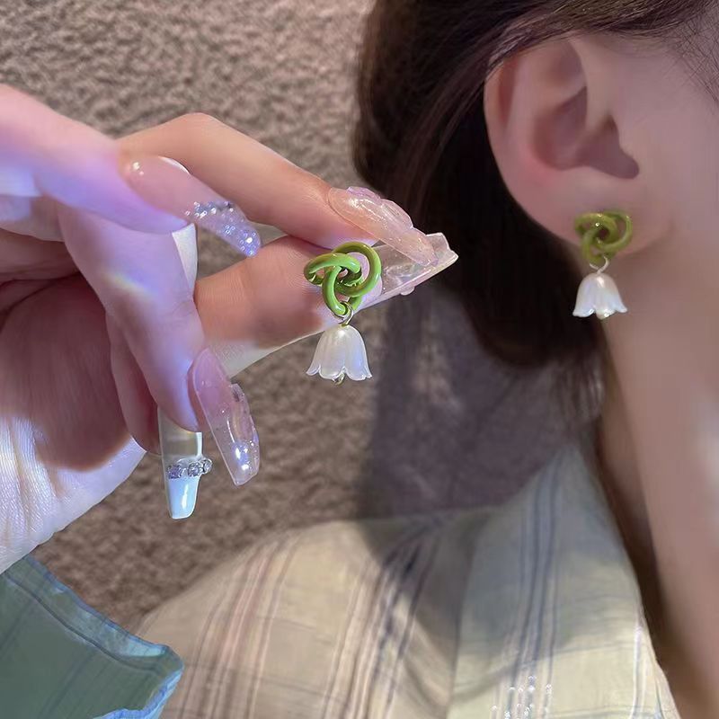 s925 Fresh and elegant entwined lily of the valley earrings, women's Instagram trendy, simple and versatile forest-themed stud earrings, summer earrings Specification drawing