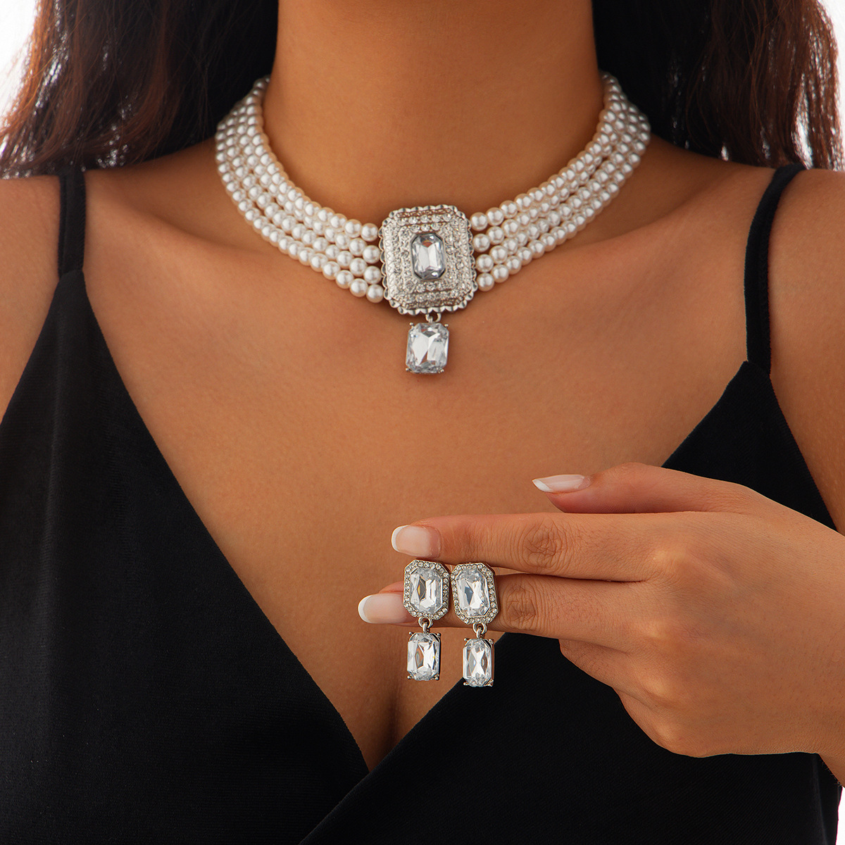 European and American cross-border jewelry, fashionable pearl necklace set, light luxury geometric alloy multi-layer collarbone chain full figure