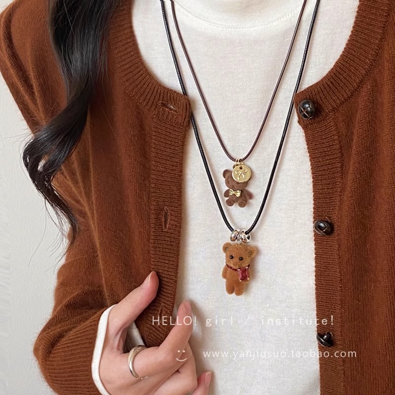 Cute brown plush bear pendant necklace for women, sweet and cool autumn and winter, long accessory for hot girls, Melade-style sweater chain full figure
