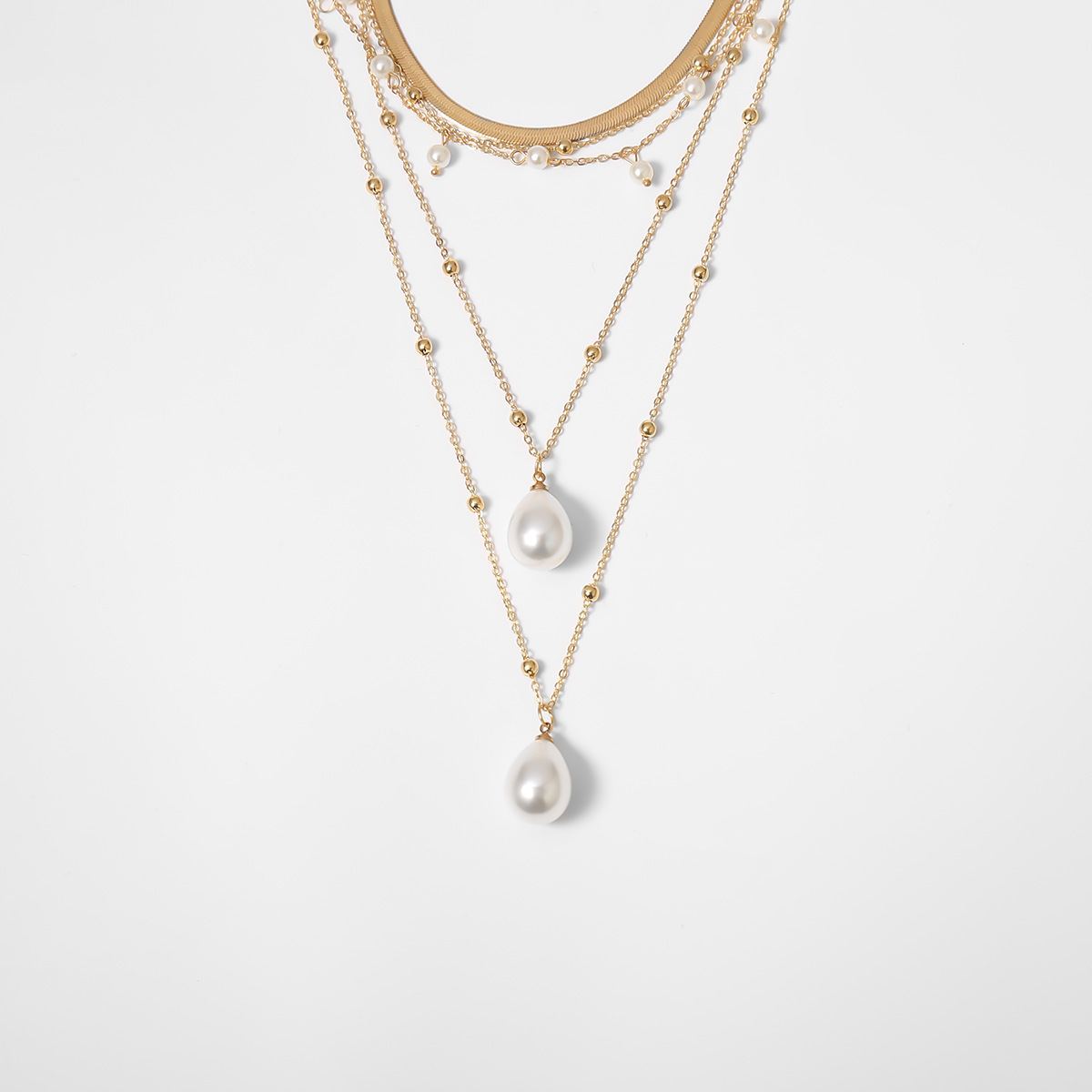 European and American cross-border jewelry, exaggerated human figures, coins, multi-element necklaces, women's retro relief flower plate imitation pearl necklaces Specification drawing