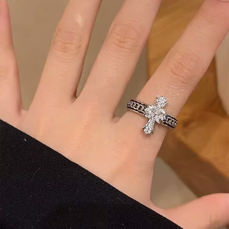 Dark and cool cross-shaped zircon open ring for women's Instagram niche design, high-end and cold style new ring Specification drawing