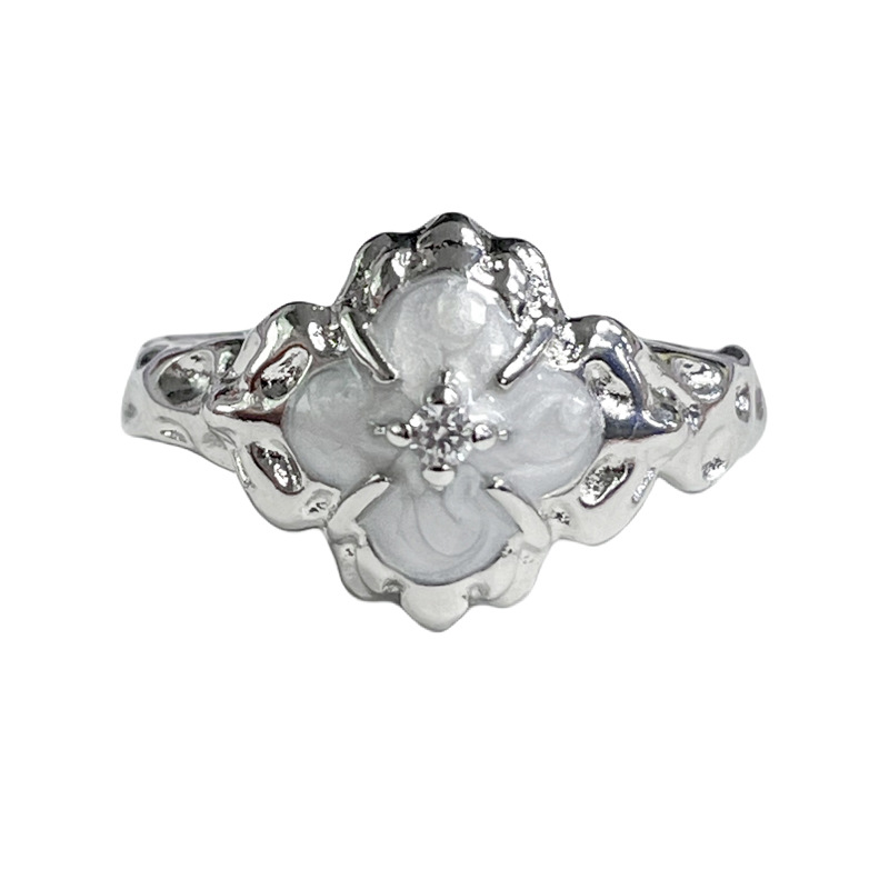 A high-end, cold and individual style four-leaf clover glazed open ring for women, with a niche design and exquisite elegance, is a sophisticated index finger ring Item Picture