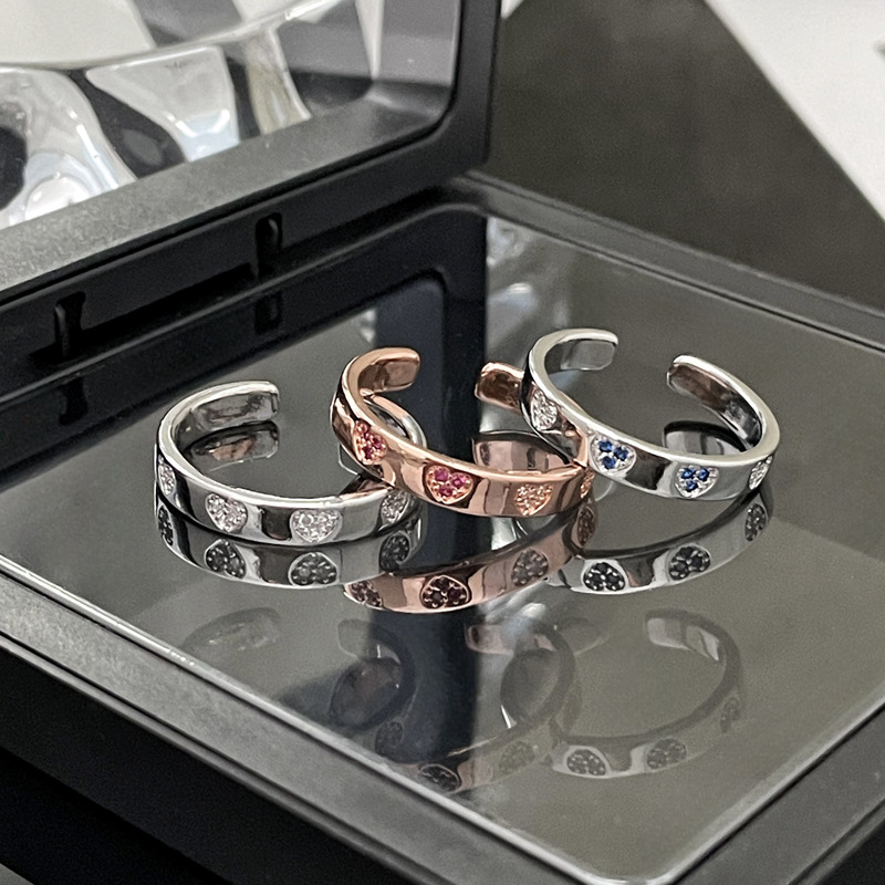 The new 2024 niche design of the high-end ring, a light luxury and exquisite heart-shaped ring, is fashionable and individualistic for women Application Scenario