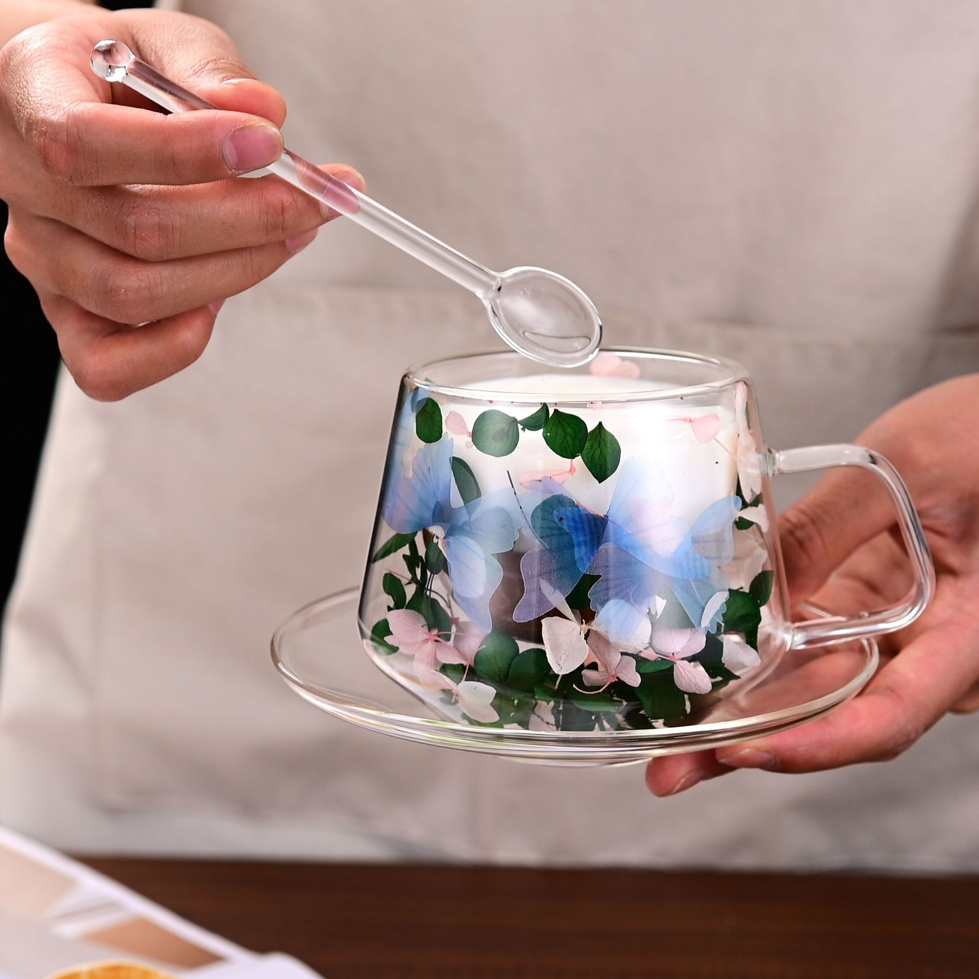 Double-layer dried flower coffee cup with glass, high appearance level, small size with spoon, light luxury household water cup, creative double-layer cup Specification drawing