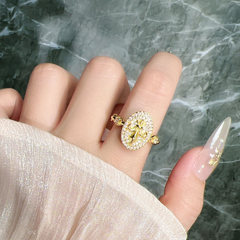 vintage French retro sparkling oval diamond Iris ring stud necklace, high appearance level and elegant set Application Scenario