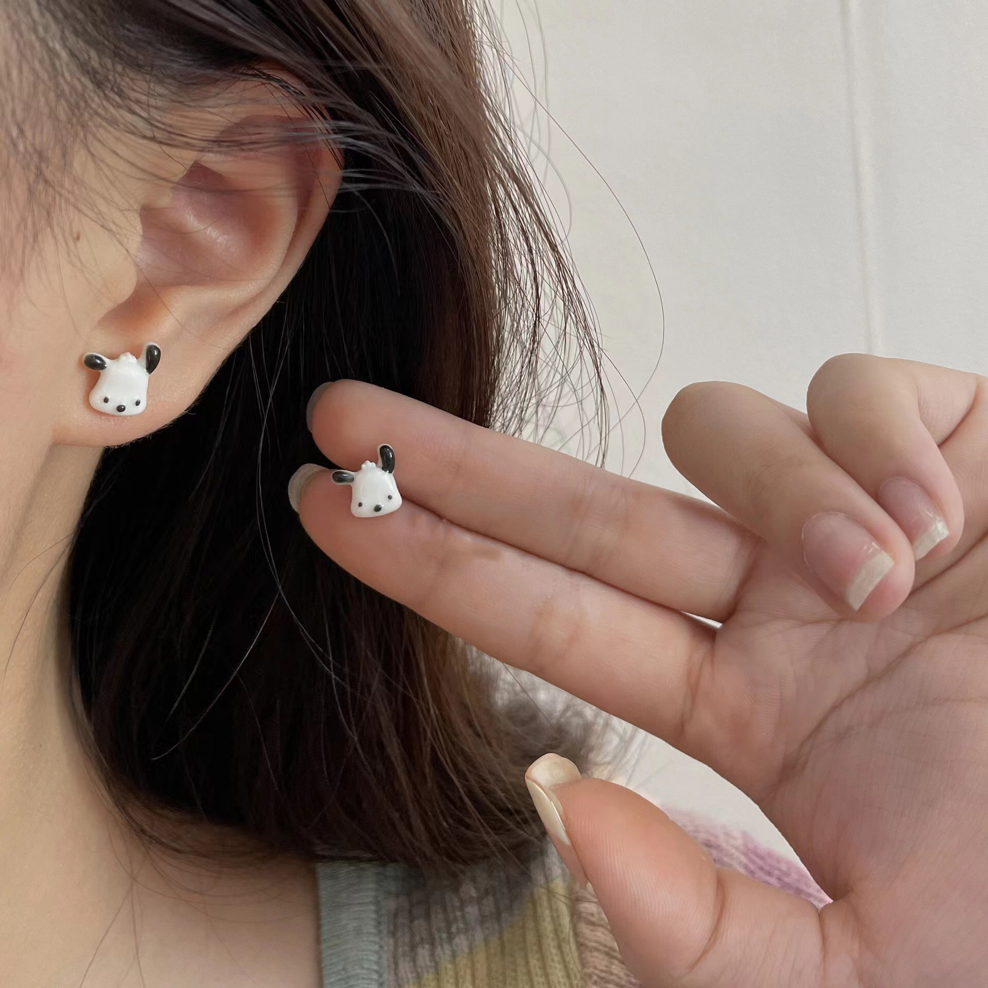 Cute and versatile Hapa dog stud earrings for girls, simple and small cartoon niche design earrings, cute girl earrings full figure