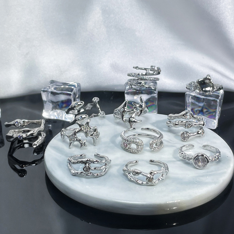 Irregular and irregular-shaped texture pleated open ring, minimalist and individualistic index finger ring, elegant and versatile ring full figure