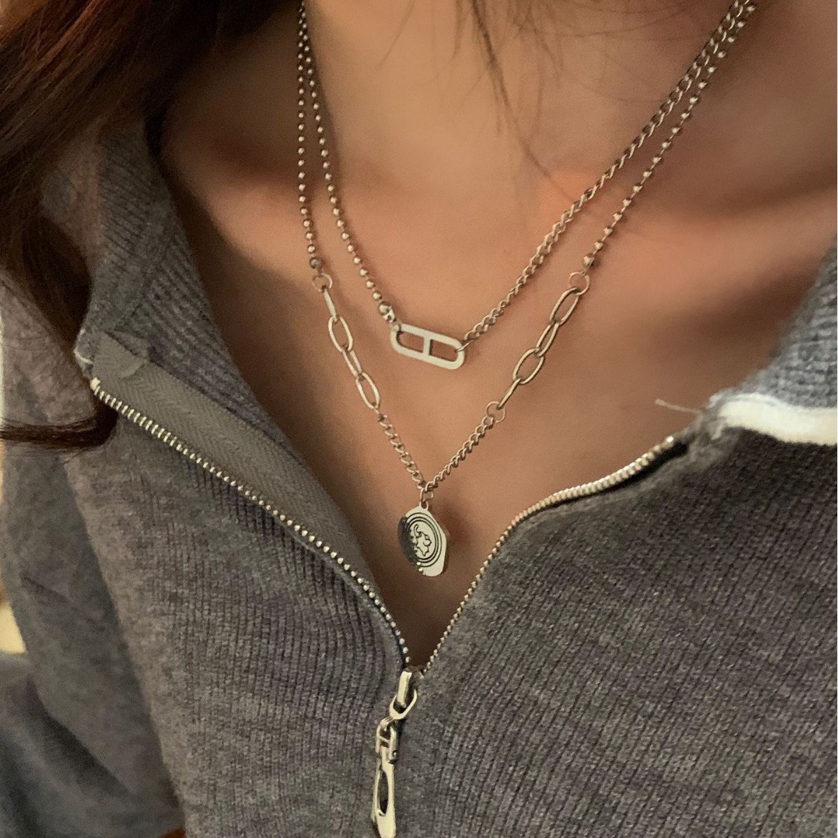 Double-layer sweater chain 2023 new trendy necklace, women's light luxury and niche design accessory collarbone chain details Picture
