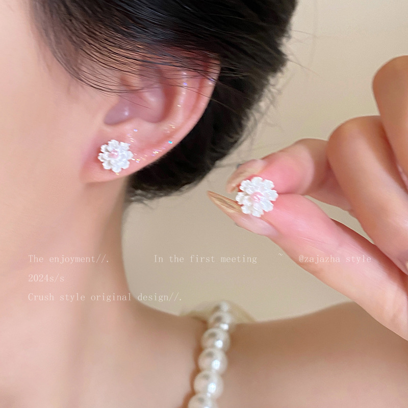 Prussian blue Camellia flower stud earrings for women's 2024 new style, versatile and fresh earrings, best-selling earrings wholesale Specification drawing