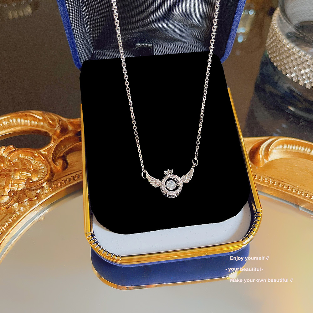 Cute little angel wing necklace, a unique design for women, titanium steel collarbone chain, a popular gift for your girlfriend full figure