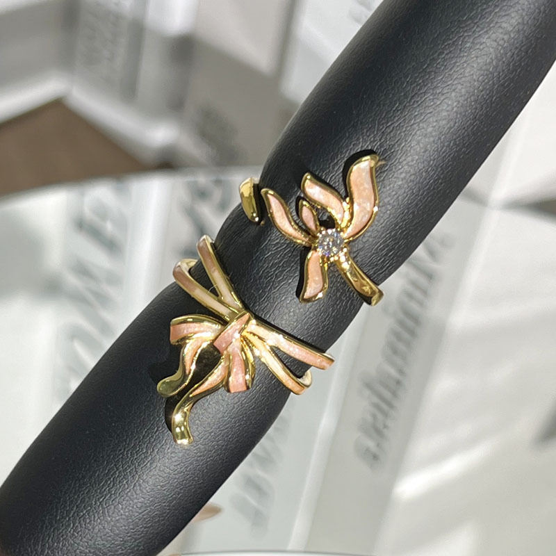 Sweet and retro pink three-dimensional iris bow, exquisite and high-end ring, women's ins light luxury fashion ring full figure