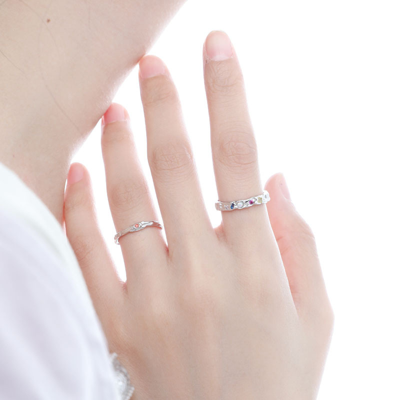 A light luxury and high-end colored zircon open ring, a niche design for women, with a cool and sweet personality on Instagram Application Scenario