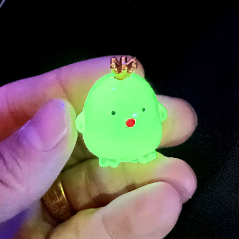 Creative resin accessories, night shiny surface, yellow comb chicken cream glue, DIY accessories, phone cases, cartoon cute little ornaments Specification drawing