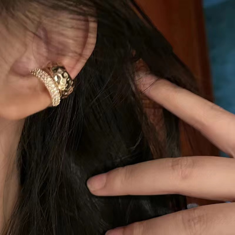 The exquisite and high-end metal double-layer ear bone clips without ear holes are the new light luxury and niche earrings of 2025 details Picture