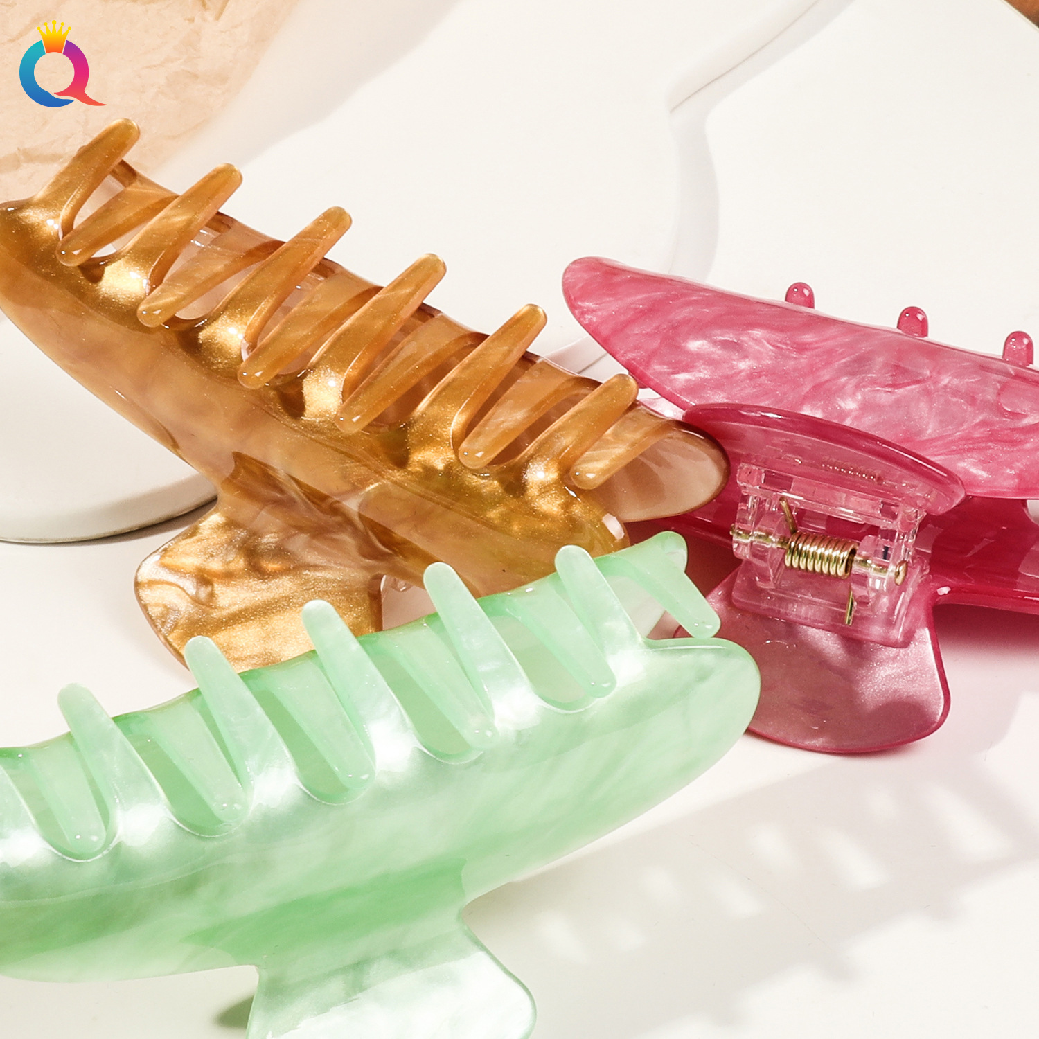 Qiyue Cross-border Acetic Acid Imitation hair Clip for Women, Korean versatile and fashionable hair clip, sand color high-end style, shark hair clip Application Scenario