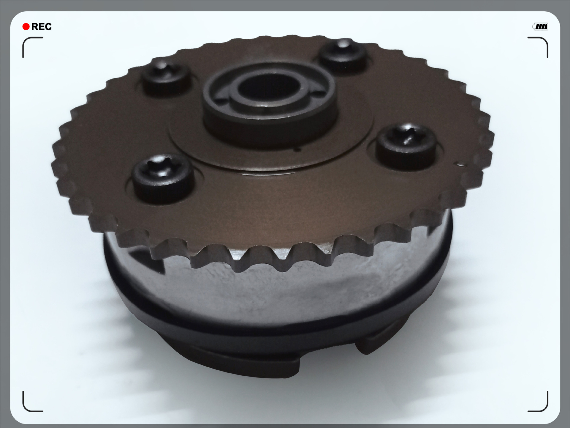 Applicable to the camshaft adjustment gear timing sprocket of Mercedes-Benz M270, A180, A200, B200, 260, CLA200 Application Scenario