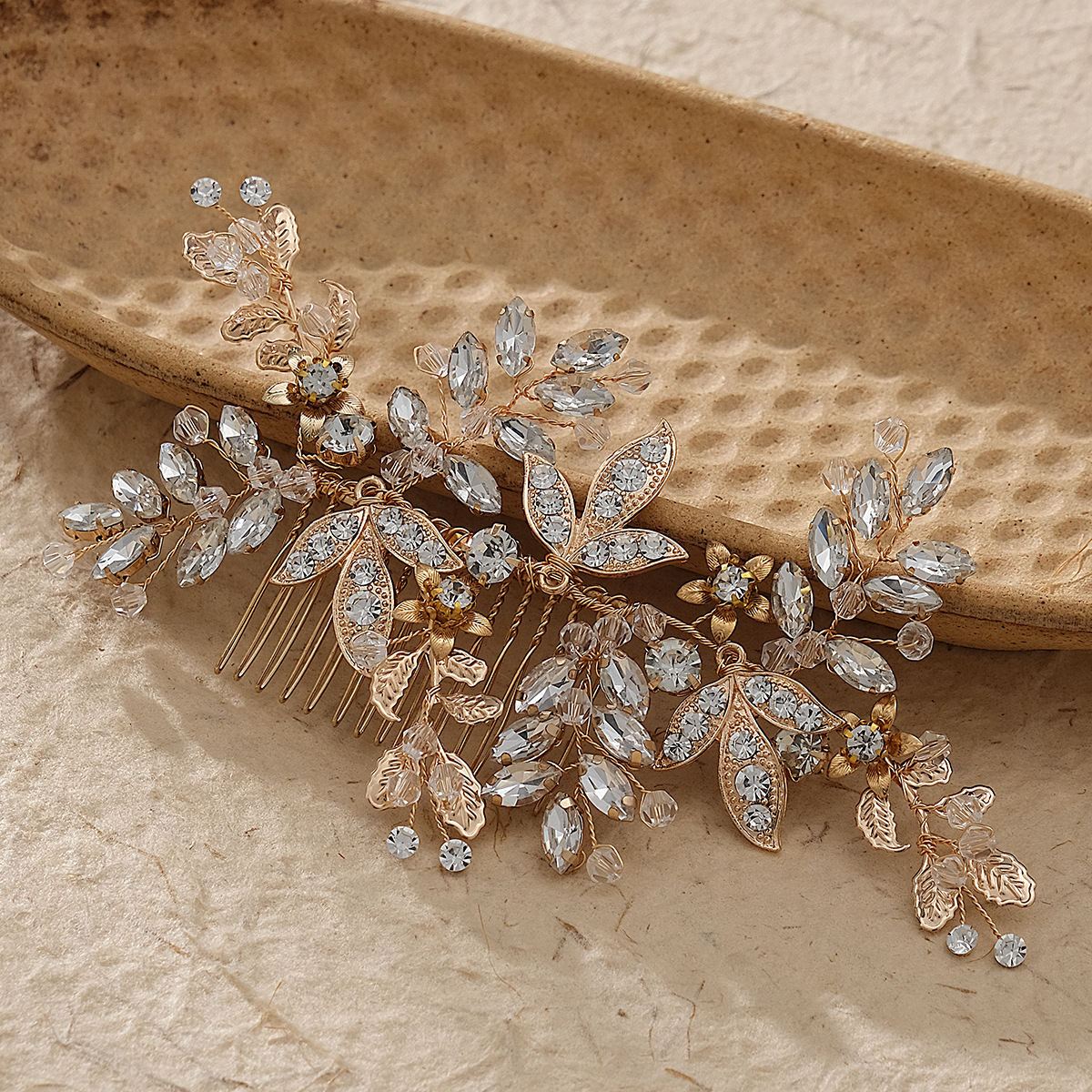 New Chinese-style ancient-style alloy hair accessory, bride's hair comb, wedding coil, headwear, high-end feel, golden handcrafted water diamond insert comb full figure