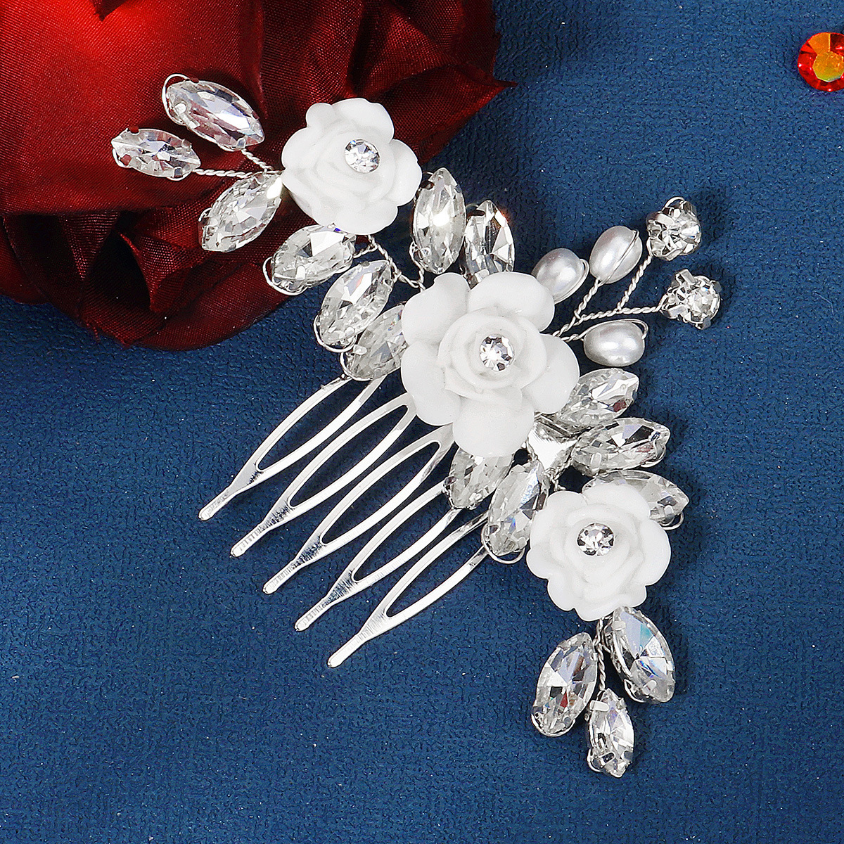 European and American forest-style bridal hair accessories, handcrafted pearl coil hair combs, luxurious horse eye water diamond soft clay flower five-toothed small hair combs details Picture