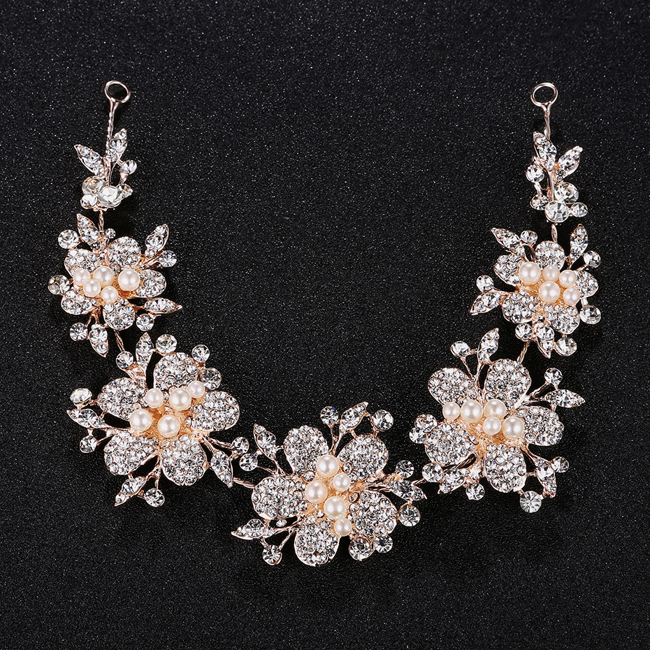 Rose blonde hair bands with floral designs are popular in Europe and America. They are versatile bridal hair bands and high-end accessories. Wholesale of headwear full figure