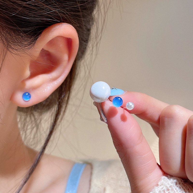 Six-piece round geometric pearl stud earrings for women, fashionable, small and elegant ear-nourishing set earrings, 2025 new style earrings Application Scenario
