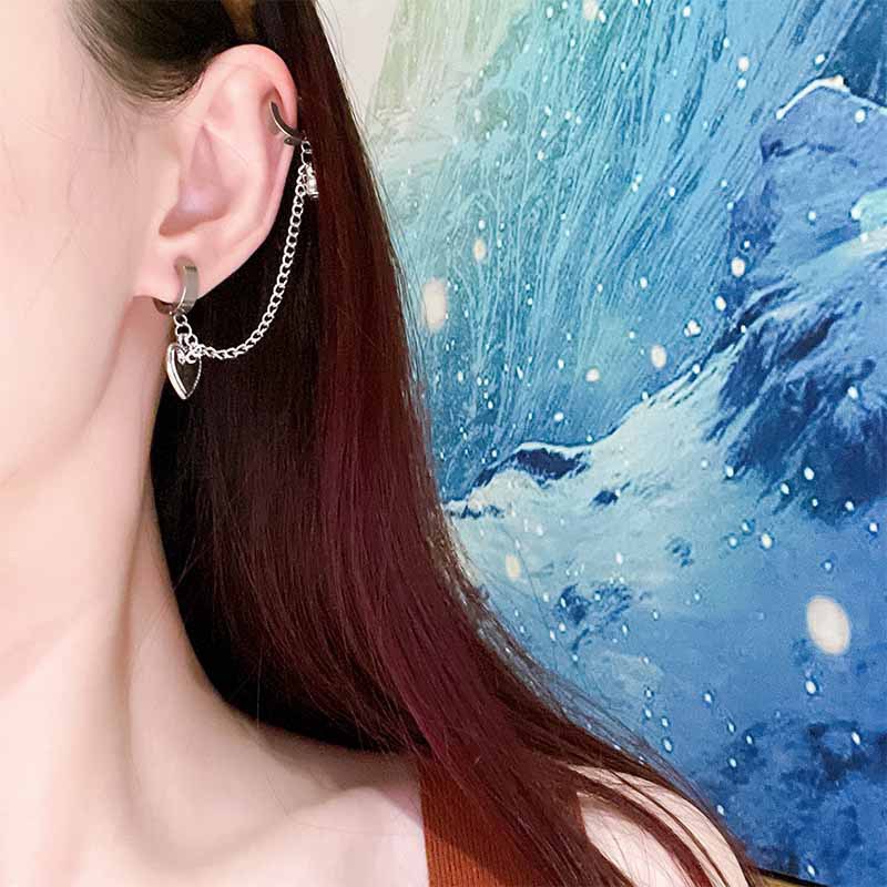 Hip-hop sweet and cool dark style titanium steel chain one-piece heart-shaped ear clips, no ear holes, ear bone clips, niche design earrings Specification drawing