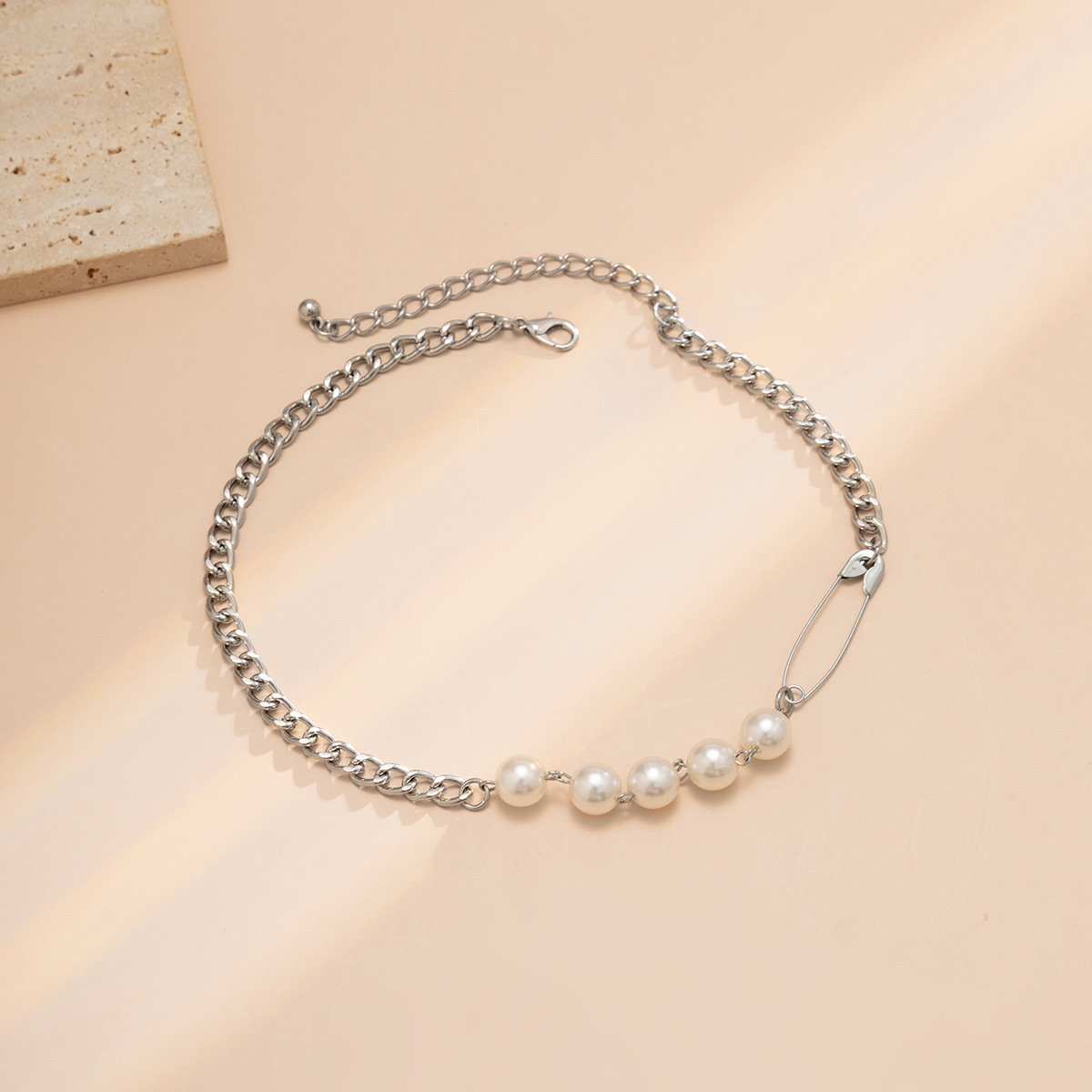 European and American cross-border jewelry, personalized, fashionable, sweet and cool style paperclip chain necklace, retro imitation pearl metal necklace Specification drawing