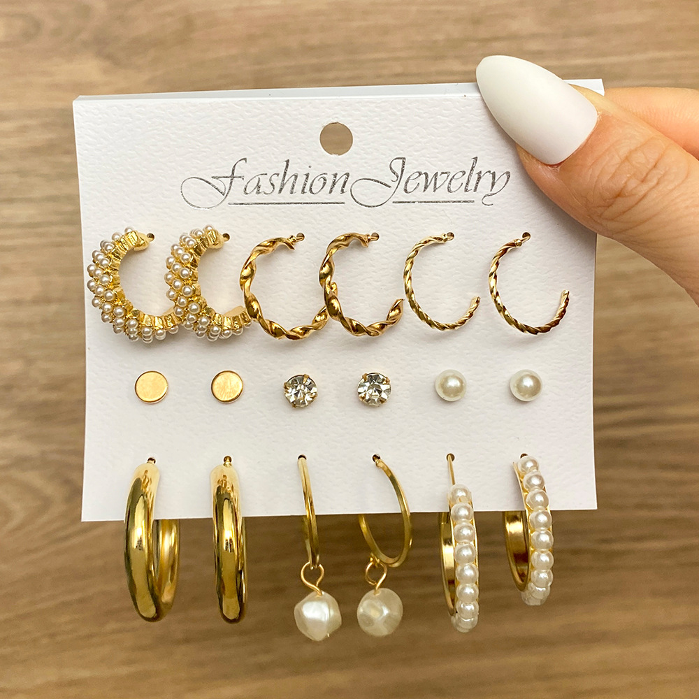 A 6-piece set of retro card-shaped earrings with metal circle chains from the Korean jewelry world, a fashionable pearl butterfly oil drop stud set Application Scenario