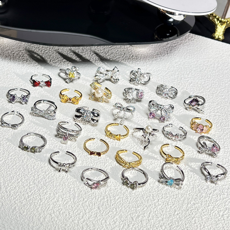 New autumn and winter bow collection ring for women, light luxury, sweet and simple ring, unique and elegant, exquisite accessory Application Scenario