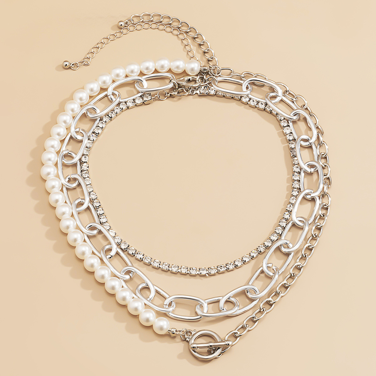 European and American cross-border jewelry: simple, fashionable and elegant round bead chain necklace, retro Baroque imitation pearl geometric necklace Application Scenario
