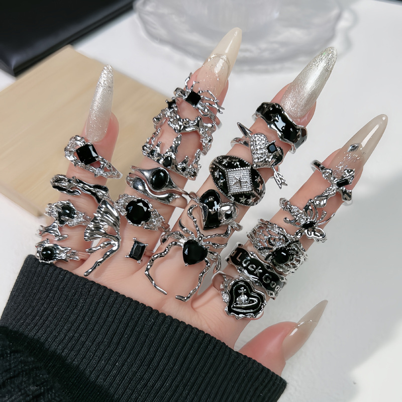 Punk dark style drip glaze spider butterfly personalized fashion ring, gender-neutral style, simple and unique ring trend full figure