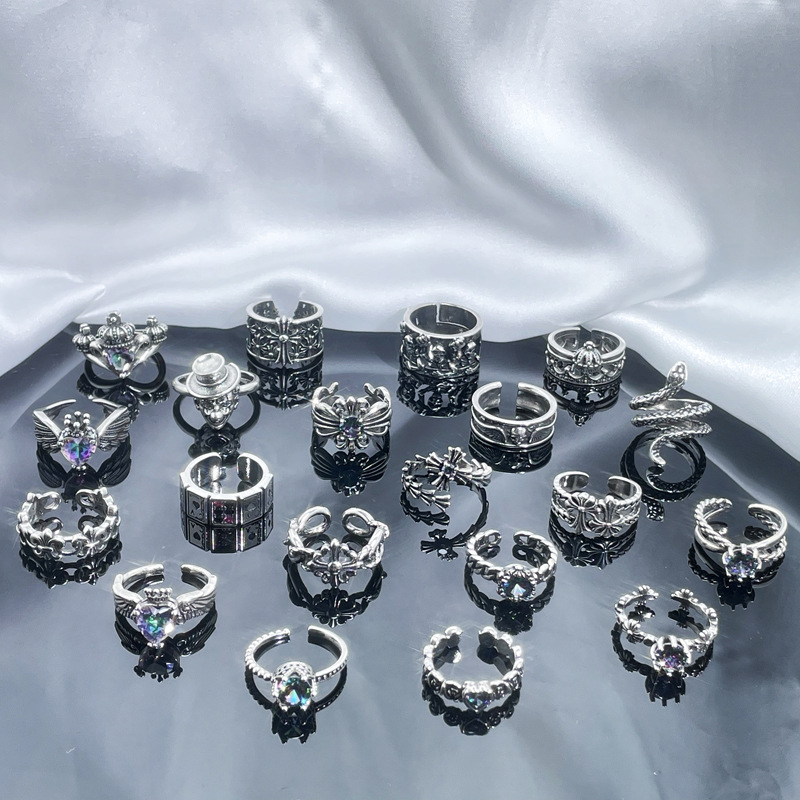 Retro aged irregular cross texture crown heart-shaped opening ring, unique punk hip-hop sweet and cool ring details Picture