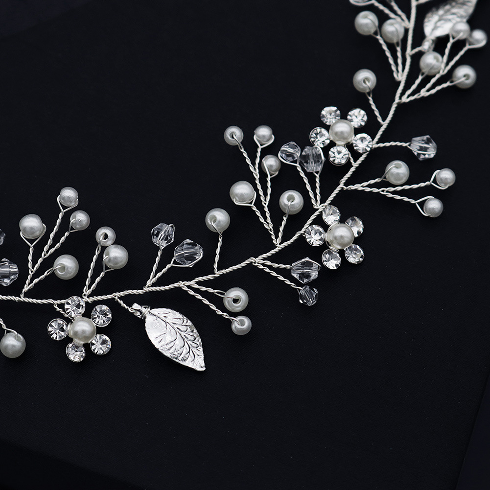 Korean high-end and elegant handcrafted hair band, round headband, fairy-like bride headwear, crystal pearl shaped updo accessory Application Scenario