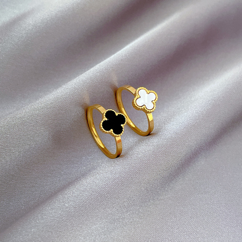【 Non-Fading 】 Four-leaf Clover titanium steel cold style dance ring for men and women, trendy and simple food rings on Instagram Application Scenario