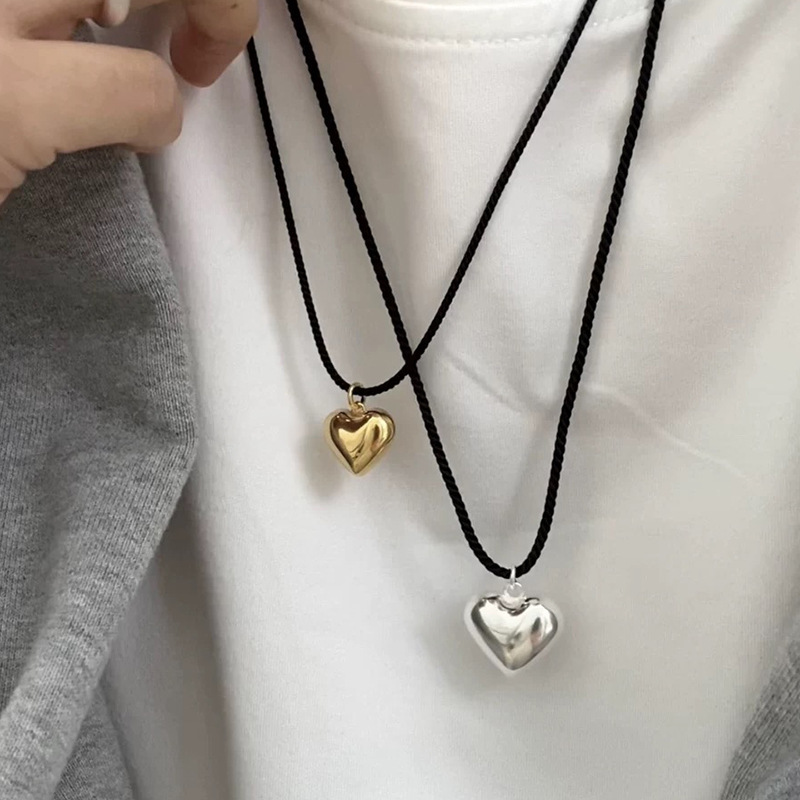 A long braided rope metal heart-shaped pendant necklace for women, a unique, retro, simple and versatile Korean necklace with a stylish look Specification drawing