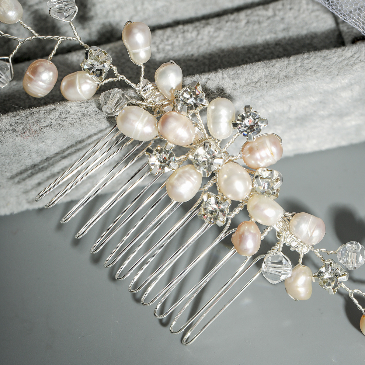 Amazon wedding accessories, freshwater pearl hair combs, high-end handcrafted hair accessories, wedding dresses, evening coops, bride combs Application Scenario