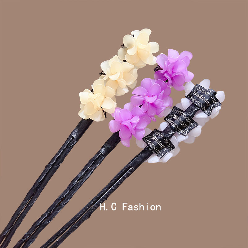 Bun hairstyle, hydrangea bud hair tie, ponytail headwear, high-end feminine look, acrylic hair bun stick, braiding tool, summer Specification drawing